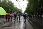 PLJUJU VUČIĆA JER JE CITIRAO GIŠKU, A NJIH BOŽOVIĆ GRLIO: Licemerje organizatora protesta u Beogradu (FOTO)