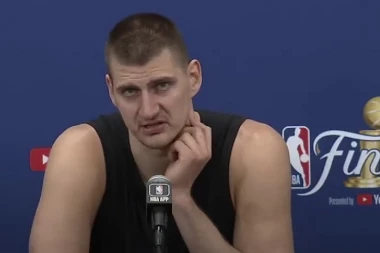 NIKOLA JOKIĆ NASMEJAO NOVINARE DO SUZA! "Džokerov" ODGOVOR o porodici je sve ODUŠEVIO! (VIDEO)