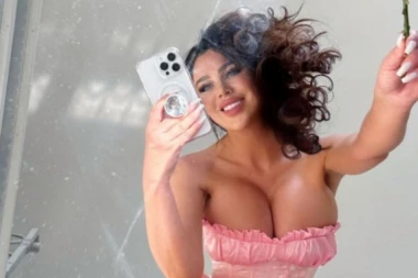 OVERENA NOVA VILA! Stanija golišavim fotkama proslavila PRESELJENJE u luksuzni dom sa bazenom! (FOTO)