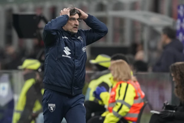 TRENER TORINA UVREDIO NAVIJAČE, PA CVIKAO: Huligani upali na trening i održali lekciju Juriću zbog "srednjaka"!