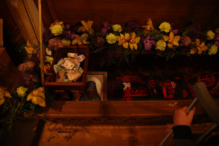 Naklon moštima svetog Zosima