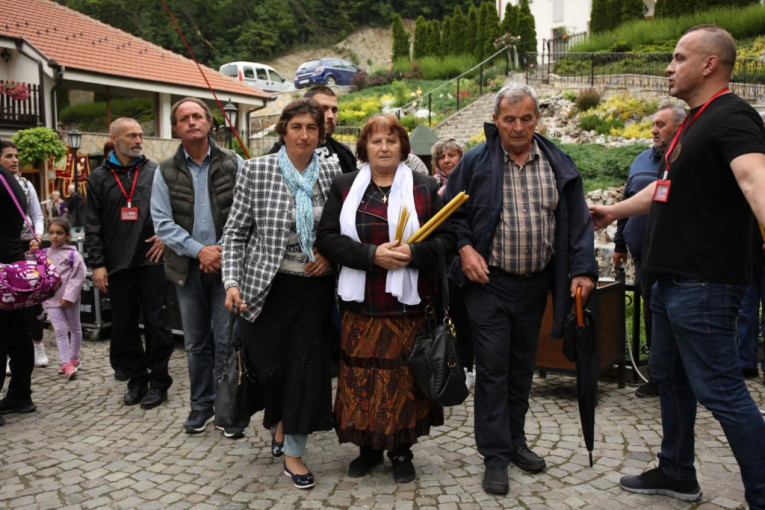 Vernici isped manastira