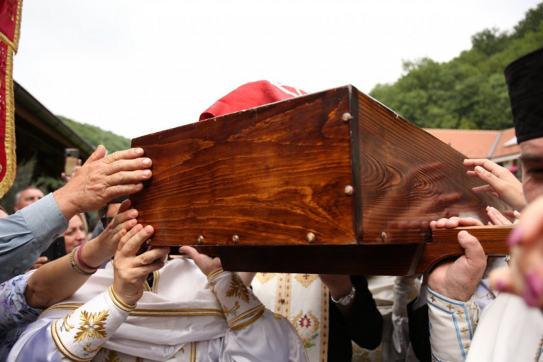 Iznošenje mostiju sveca