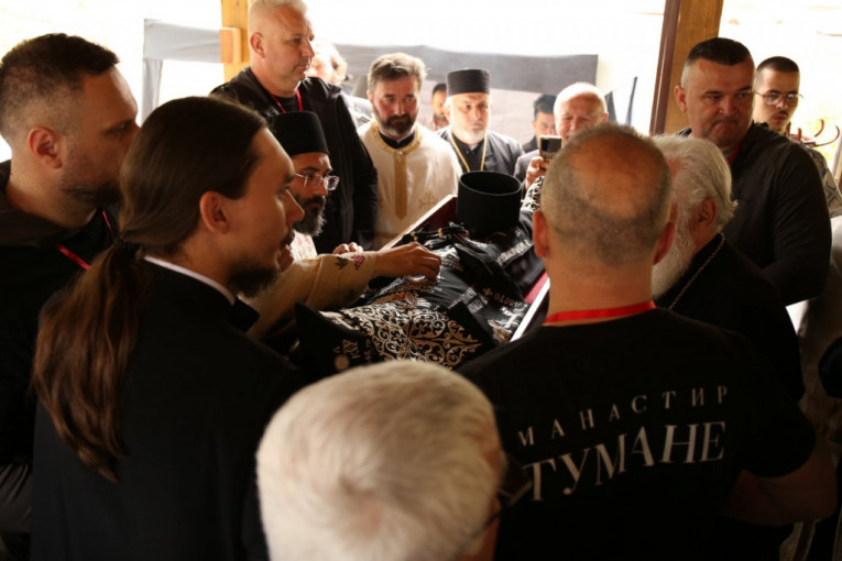 Ljudi u manastoru Tumane