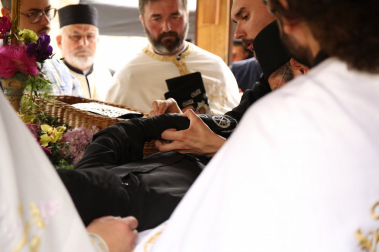 Prenos moštiju svetog Zosima