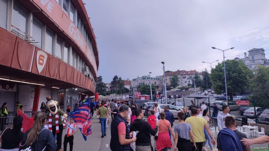 Atmosfera ispred Marakane uoči meča Crvena zvezda - Novi Pazar