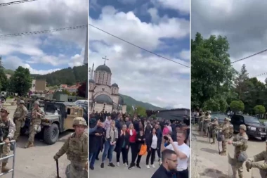 KOSOVO JE SRCE SRBIJE! Ori se ispred zgrade Opštine u Leposaviću: Srbi se skupili zbog lažnog okupatora (VIDEO)