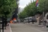 NAPADNUTI SRBI U ZVEČANU: Šok-bombe lete na sve strane, dvoje ranjenih, KFOR nasrnuo i na Igora Simića (VIDEO)