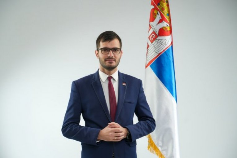 TOMIĆ: Narod je na strani jake i uspešne Srbije