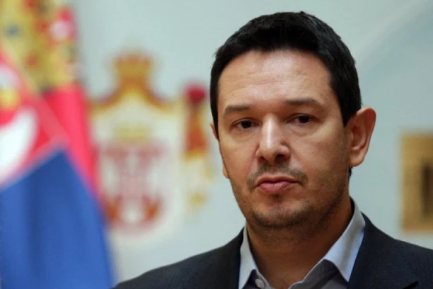 POKRET ZA NAROD I DRŽAVU ODGOVORIO ŠAROVIĆU: "Moraće da objasne građanima zašto je laž jedino što mogu da ponude"!