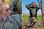 KLEČI NA KOLENIMA, TRESE SE OD STRAHA: Snimak predaje ruskog vojnika Ukrajincima