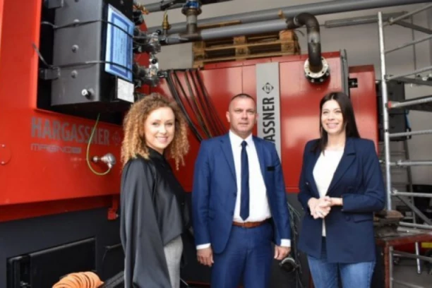 Ministarka zaštite životne sredine Irena Vujović obišla rekonstruisanu blokovsku toplanu u Osečini
