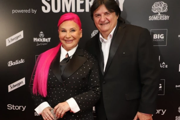 DA LI MOŽETE DA ZAMISLITE KEMIŠA SA 40 KILA MANJE? Pojavila se nikad viđena fotka, Zorica Brunclik sa Miroljubom, a oboje su NEPREPOZNATLJIVI!