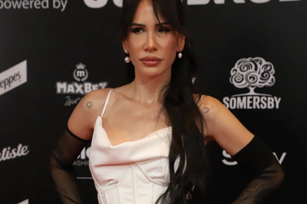 OVO SU ROĐENI BRAT I SESTRA NIKOLIJE JOVANOVIĆ! Nikada se ne pojavljuju zajedno u javnosti A OVO JE ISTINA O NJIHOVOM ODNOSU!