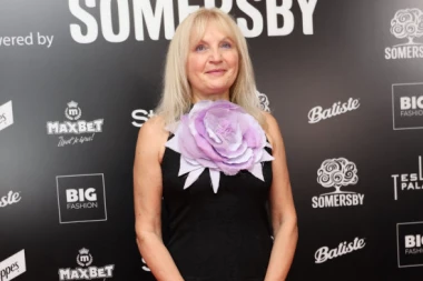 LIK JOJ POKLONIO AUTO, PA GA ŠUTNULA: Vesna de Vinča se pohvalila da je NAJVEĆA SPONZORUŠA U GRADU!