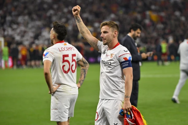 HRVAT ZAGRMEO: Treba ZAPALITI ceo grad!