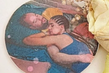 ANĐELA ĐURIČIĆ NASTAVILA DA PROSI OD FANOVA: Kod Moke se uselila, a od "Bungiš tima" živi!