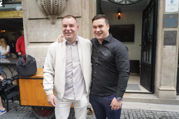 DUGE NOGE I IZVAJANO TELO! Snajka Ace Bulića PRVI PUT u javnosti! (VIDEO)