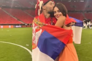 GUDELJ OBJAVIO EMOTIVNE FOTOGRAFIJE SA ANASTASIJOM: Prigrlio nju i pehar, pa raspametio naciju!
