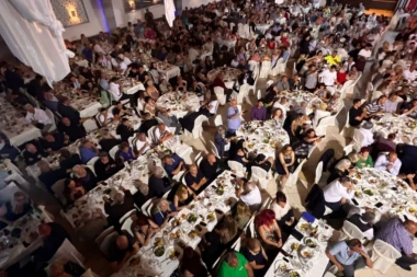 SVEČANA VEČERA ZA GINISA! Palma organizovao spektakularnu noć za 1.200 članova delegacije u Grčkoj (VIDEO)