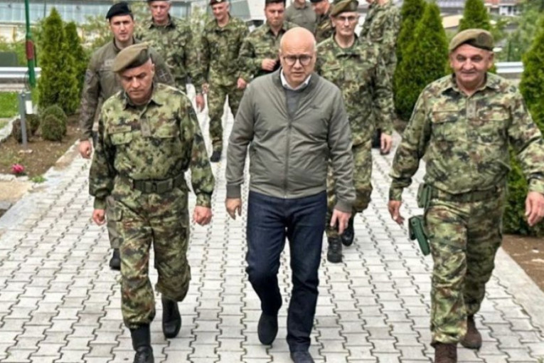 NAŠA ZEMLJA JE SIGURNIJA KADA JE VOJSKA SRBIJE JAČA! Vučević: Dobili smo najsavremeniju opremu