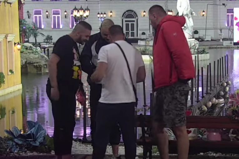 Filip Car i Aleksandra Nikolić dobili poklon od Dejana Dragojevića za veridbu Zadruga 6