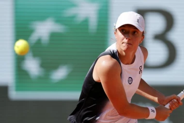 APSOLUTNA DOMINACIJA: Švjontek DEMOLIRALA Gof i izborila polufinale!