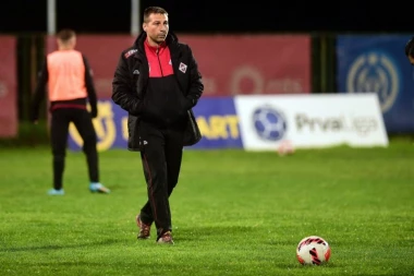 KONTINUITET RADA MORA DONETI I REZULTAT: Promene neće biti - mladi stručnjak nastavlja svoju odiseju na klupi "rosonera"!