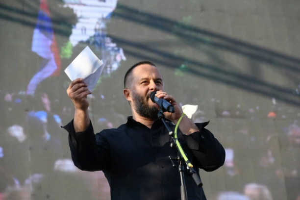 BESKRAJNO "PRISTOJNI" GOVORNICI PROTIV NASILJA: Ivanović i dalje prvi u vređanju! Brnabić upitala: Ovo je preferirani javni diskurs pristojne i tolerantne Srbije?   (FOTO)