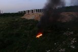 NADVIO SE DIM NAD KARABURMOM: Brzom reakcijom vatrogasaca lokalizovan požar kod naselja Sanivil (FOTO)