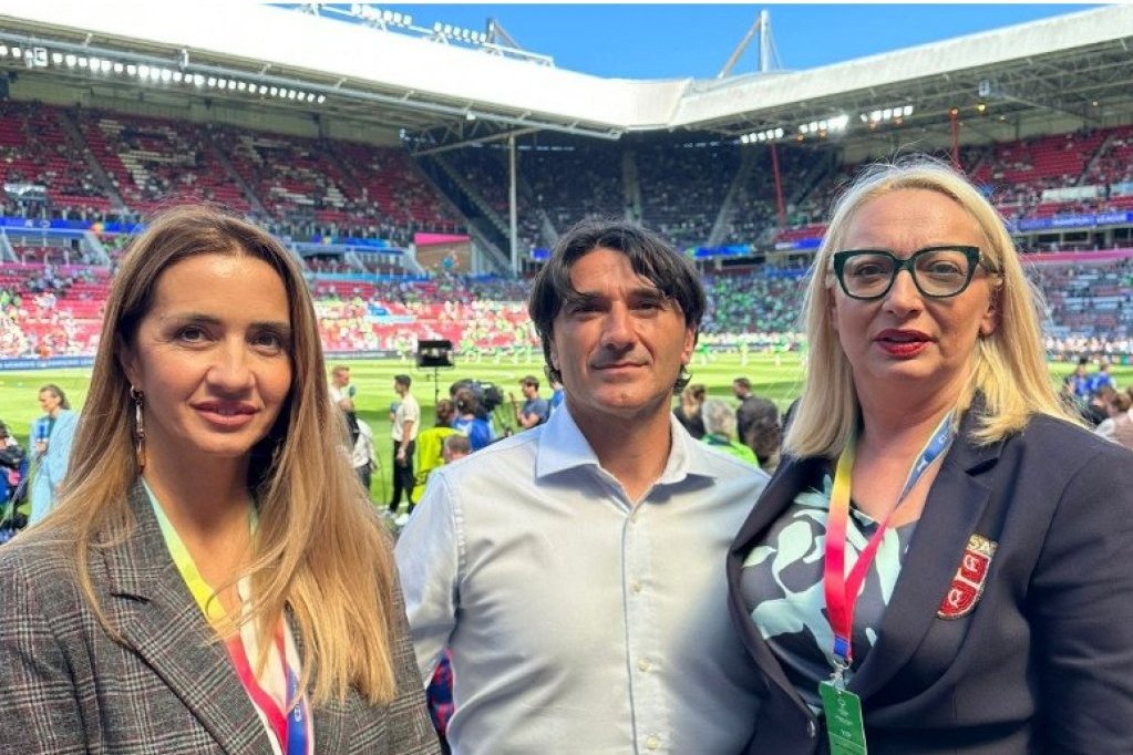 ISPRATILI BORBU ZA TROFEJ! Delegacija ženskog fudbala FSS na finalu Lige šampiona u Ajndhovenu