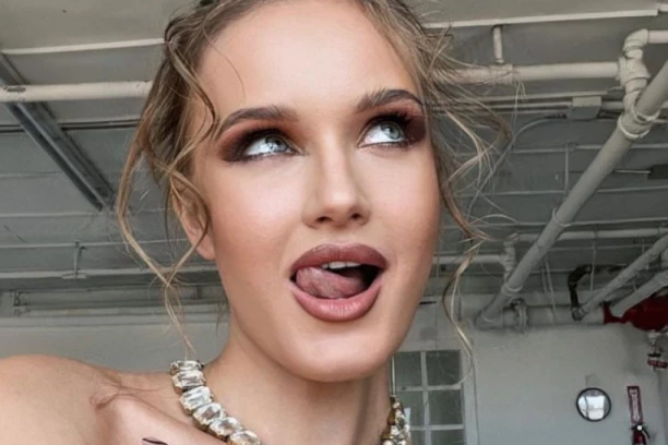 OBUKLA MANJI STAN: Na sebi ima 40. 000 EVRA, zbog nje je GRAD STAO, a ljudi je URNISALI "Ništa posebno, ovo je OSNOVNO" (FOTO GALERIJA)
