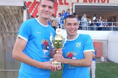 PODELA BODOVA NA DODELI PEHARA: Plavo-beli šampionsku titulu proslavili u odličnom ambijentu! (FOTO GALERIJA)