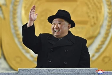 KIM DŽONG UN ZAPRETIO NUKLEARNIM RATOM: Severna Koreja testirala najnoviji interkontinentalni projektil!