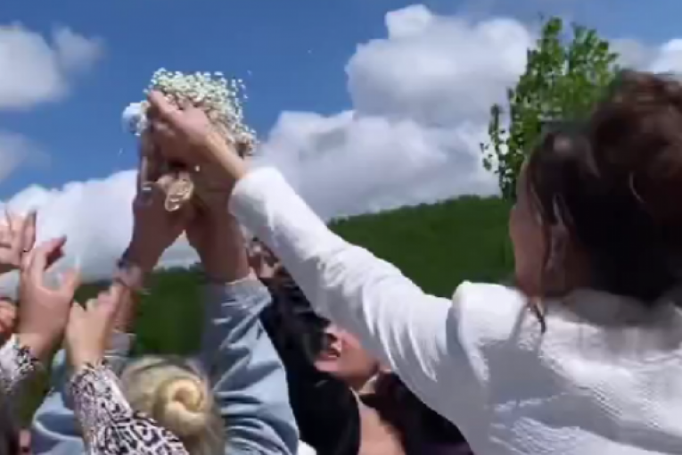 Ema Radujko hvata bidermajer