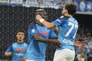 PREDSEDNIK OTKLONIO SUMNJE: Najbolji igrač ostaje u Napoliju!