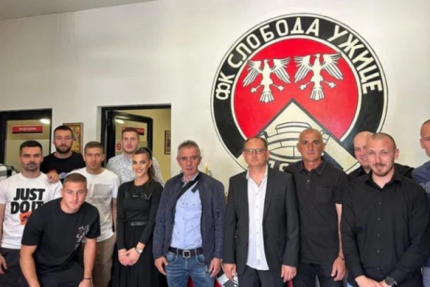 SLAVLJE NA STADIONU "RADOMIR ANTIĆ": Pred odlazak na odmor, "ere" proslavile krsnu slavu! (FOTO GALERIJA)