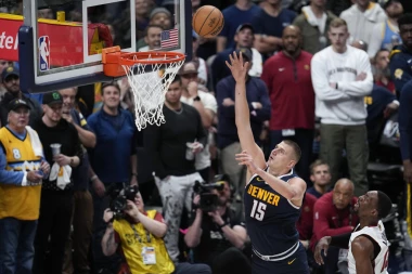 TRENER MAJAMIJA U PANICI! Kako zaustaviti Jokića? Spolstra našao REŠENJE!