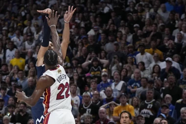 NIJE HTEO DA DODA LOPTU JOKIĆU: Ovako je Marej promašio šut za produžetak! (VIDEO)