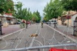 KFOR UKLONIO BODLJIKAVU ŽICU U ZVEČANU: Potvrda da Srbi nemaju problem sa Kforom - PROBLEM SU KURTIJEVI SPECIJALCI