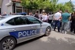 ALBANAC AUTOMOBILOM ULETEO MEĐU SRBE: Tokom mirnog protesta u Gračanici povređen jedan čovek!