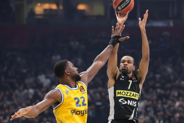 ŠOK PRED FINALE LIGE: Amerikanac NAPUSTIO klub i ostavio saigrače na CEDILU!