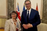 POŽELEO SAM AMBASADORKI MNOGO USPEHA U RADU: Vučić zahvalio Makleod na doprinosu jačanju odnosa Srbije i Ujedinjenog Kraljevstva