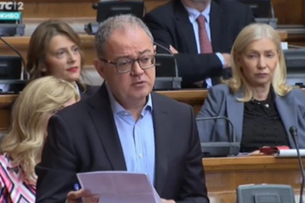 OPOZICIJA NAČISTO PRSLA: Lutovac pre 20 dana bežao od izbora ko đavo od krsta, sad kuka kako ih jedva čeka!