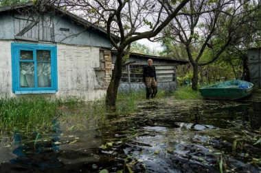 BROJ ŽRTAVA NEPREKIDNO RASTE:  U poplavama izazvanim rušenjem brane Kahovka do sada stradalo 35 osoba, 110 povređeno