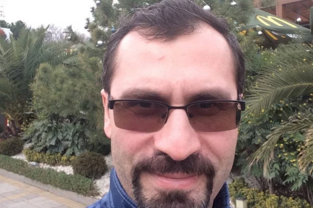 OVO JE MUŠKARAC KOJI JE UBIO ŽENU I DETE U PANČEVU: Oboje su bili lekari, Rus se bavio hirurgijom (FOTO)