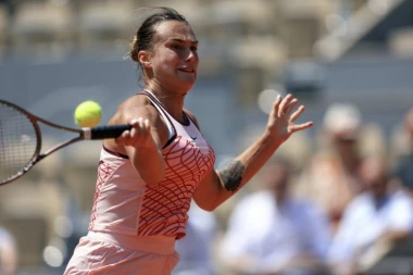 KAKAV SKANDAL U RIMU! Najbolja teniserka sveta BRUTALNO odgovorila na PROZIVKU IZ PUBLIKE: "Zatvori svoja..." (VIDEO)