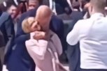 AKO JE I OD KONTROVERZNOG EDIJA RAME MNOGO JE! Pogledajte kako albanski premijer naskače otpozadi na Đorđu Meloni i snažno je ljubi! ONA ZBUNJENA, SVET ŠOKIRAN! (VIDEO)