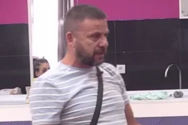 OSTAO BEZ SUPERFINALA, PA SE OBRATIO PODRŠCI: Mikicu Bojanića sačekala deca nakon TURBULENTNE noći! (FOTO)