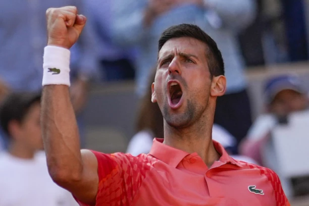 ĐOKOVIĆ RUŠI ALKARASA? Amerikanac UZBURKAO planetu: Novak može da vam SPALI PLUĆA u trenutku!